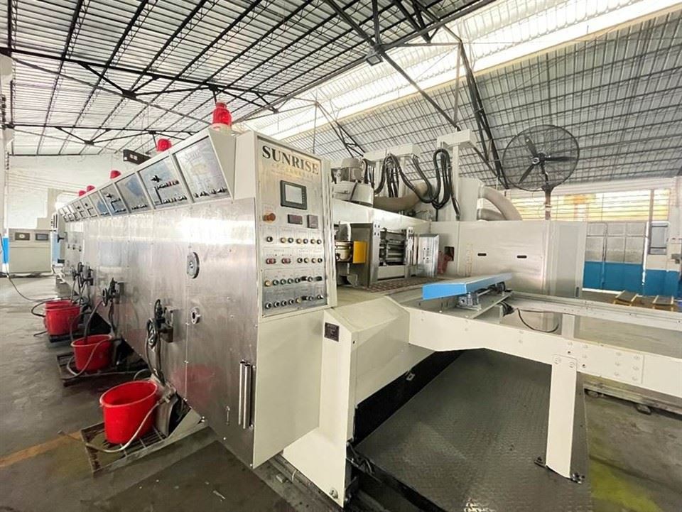 Second Hand Bottom Print Die Cutter Slotter Jumbo Size factory